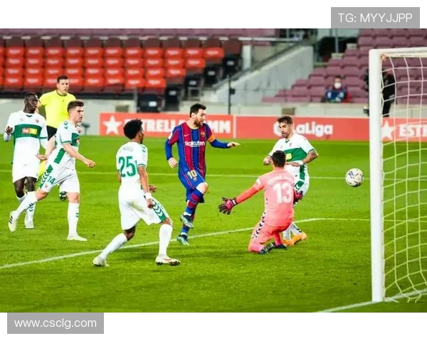 塞维利亚财政危机影响显现,球队阵容稳定性面临考验 塞维利亚财政危机影响显现,球队阵容稳定性面临考验